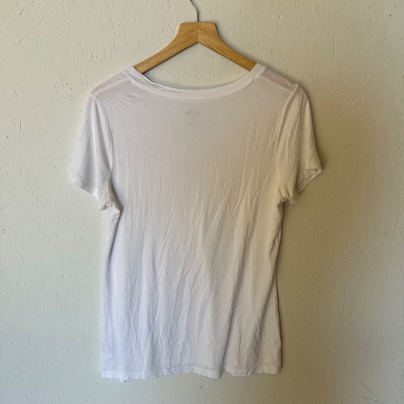 Mossimo Supply Co. Women's White Rayon Short Sleeve V-Neck Pocket T-shirt Large - Picture 5 of 7